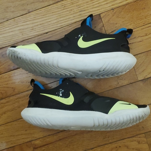 Shoes - Picture 2 of 6